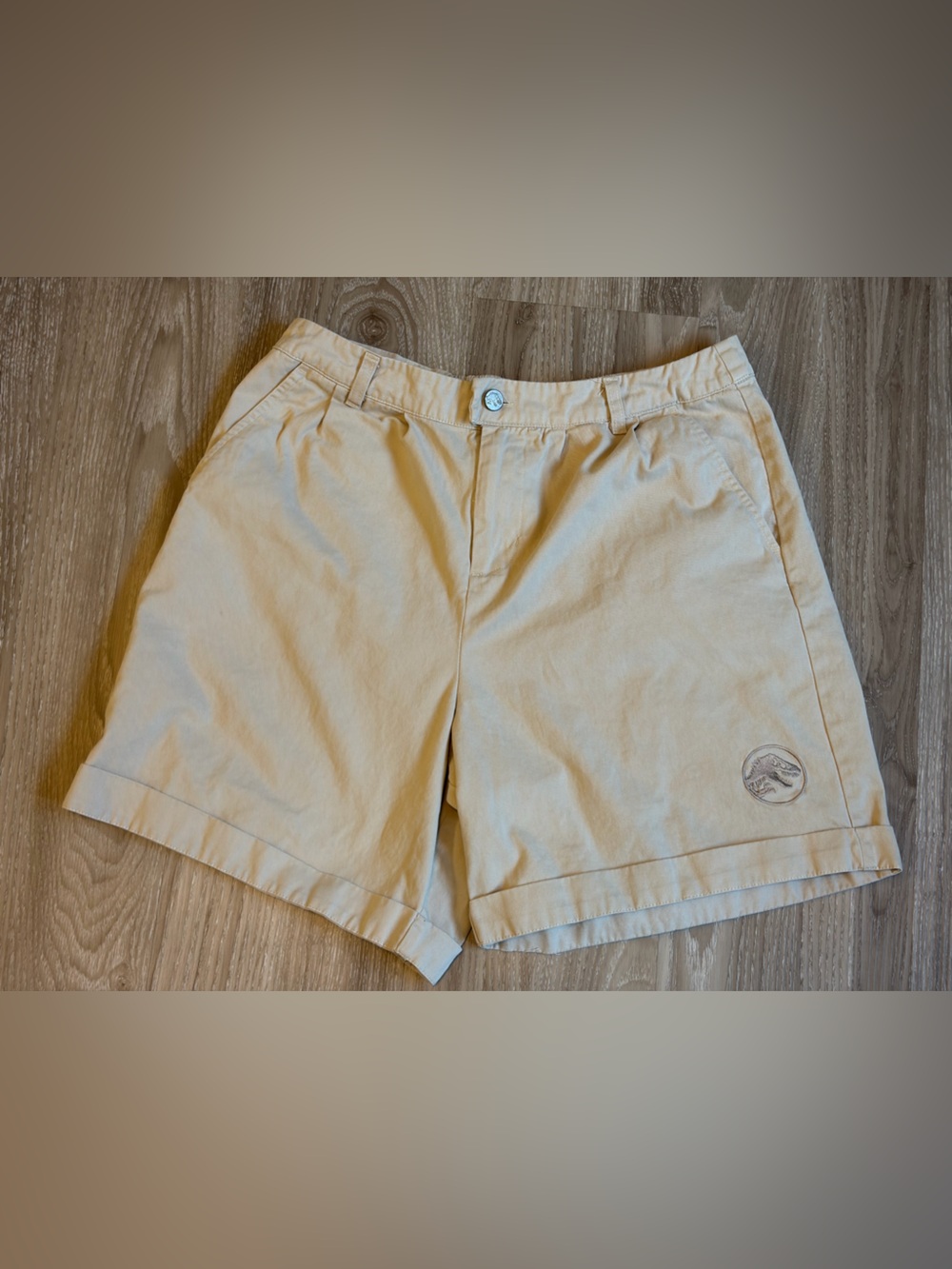 Her Universe Jurassic World Dominion Khaki Shorts Women's Size XL T-Rex Embroide